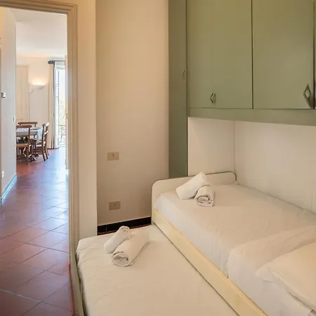 Il Veliero, Sea View Daire